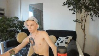 artycropp - Video gaykissing transexual dominate gay-porno-videos