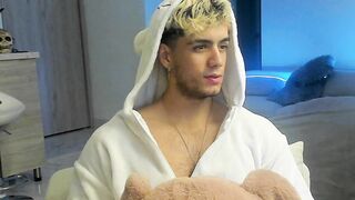 noha_miler - Video gay-gothic spycam buttplug gays-interraciales