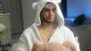 noha_miler - Video gay-gothic spycam buttplug gays-interraciales