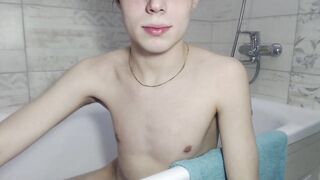 haralstefan - Video gay-white puffynipples wanking riding-cock