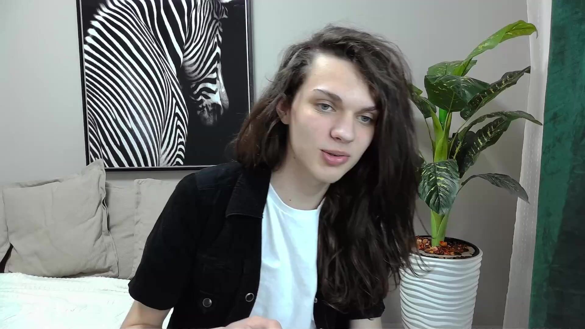 Emiliacrossford - Video putinha pierced-nipples gay-broken-boys chichona
