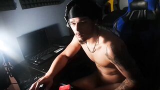 kylewhitedgs - Video gay-deepthroat cumload blowjob topless