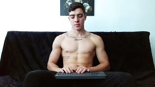 ethan_greey - Video ethnic gay-cumming men ass