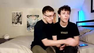 andyxb - Video no-condom asstomouth milking boy-assfucking