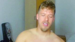 Hetero Shemale - Shirtless_dj - Video gay-hetero de-quatro shemale-porn therapy