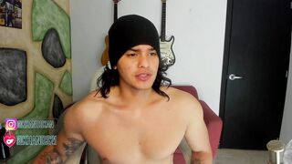 loganhot22 - Video office blow-jobs-videos gay-black friend