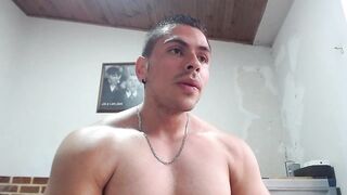 justinkart - Video gay-rabudo classic gay-uniform blowjob