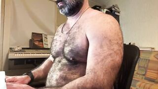 muscledadbear - Video voyeur gay-masturbating grandpa gay-zac-ryder