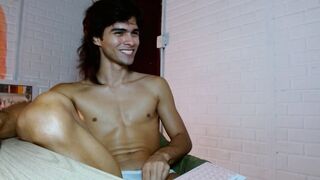 renzorozo - Video spanish hot-brunette gay-punheta transexual