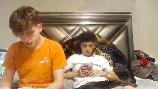 gayndepressed - Video threesome gaydaddy masturbandose gorda