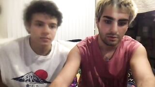 tworoommates - Video college gay-bukkakeboy kiss gay-dirtyblond