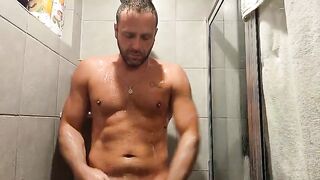 1hourshower - Video gay-bodybuilder gostosa machine deepthroating