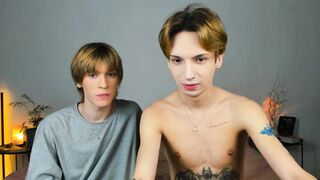 s3xorcism - Video gay-stud biglips slapping biglips