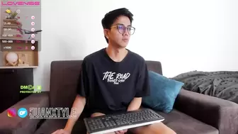 Videos Tagged with juancamroom