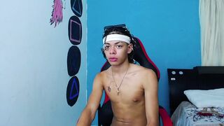 harry_jhonsson - Video gay-hd joven smooth jerking-off