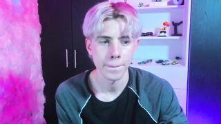 dimitri_tv - Video gay-kyler-moss chubby peluda cum-eating