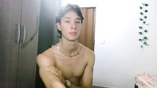 jack_walker19 - Video gay-barebacking squirt trap perfect-ass