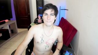 kevin873s - Video dom buttplug fudendo emo