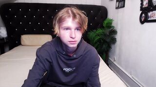 jughead_johnes - Video brownhair gayblondhair pantyhose lush