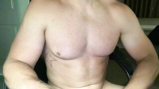 taylorbuilt - Video couch blow-job-video gay-daddy curvy-body