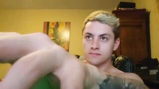 bigruckus - Video gays-interraciales corrida gay-guy ginger