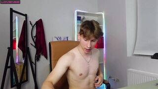 nikki_hard - Video peeing gay-bigcock pretty-face gayteens