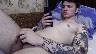 sexguytattoo - Video gang-bang gay-group swedish gay-kissing