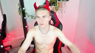 hardinboy - Video gayclips gay-bang me making-love-porn