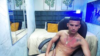 aiden_turner - Video gay-bigcock chupando teenage--porn doggy-style-porn