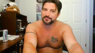 cowboy190087 - [Chaturbate] - Tags: charming charismatic commentator toned thighs captivating