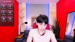 tayller_cute - [Chaturbate] - Tags: masculine confident passionate arousal ripped smile