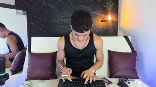 James1lee - [Stripchat] outdoor spanish-speaking cam2cam sexting