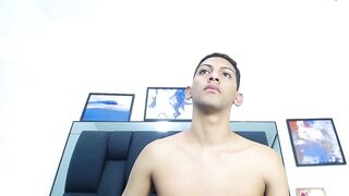 thom_hotts - [Stripchat] trimmed masturbation anal-toys skinny