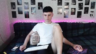 angryzan - [Stripchat] bisexuals handjob skinny handjob