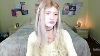 Silver_Soft - [Stripchat] cam2cam flashing femboy smoking