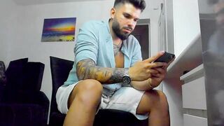 LukeDenverR - [Stripchat] beardy twerk flashing cam2cam