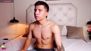 Logan_Wills - [Stripchat] muscular bisexuals big-cocks latin